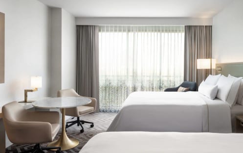 Guest room, 2 Queens, Stand Balcony